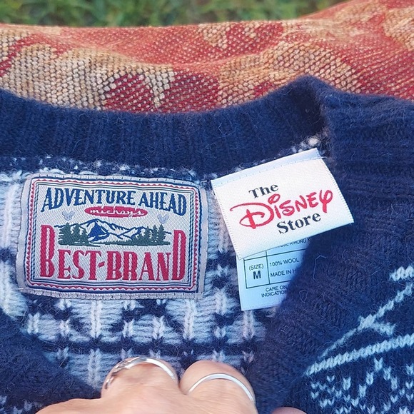 Adventure ahead Best Brand Disney Store Wool SKI sweater Goofy Donald & Mickey - Picture 3 of 9